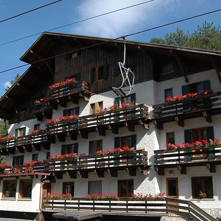 سكانو Hotel Garni Mille Pini المظهر الخارجي الصورة