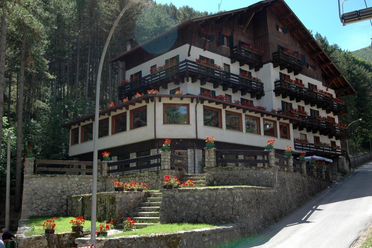 Hotel Garni Mille Pini سكانو المظهر الخارجي الصورة