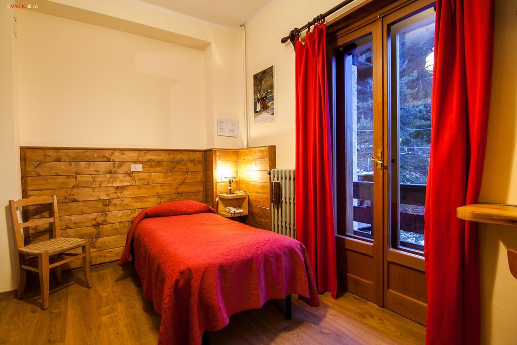 Hotel Garni Mille Pini سكانو الغرفة الصورة