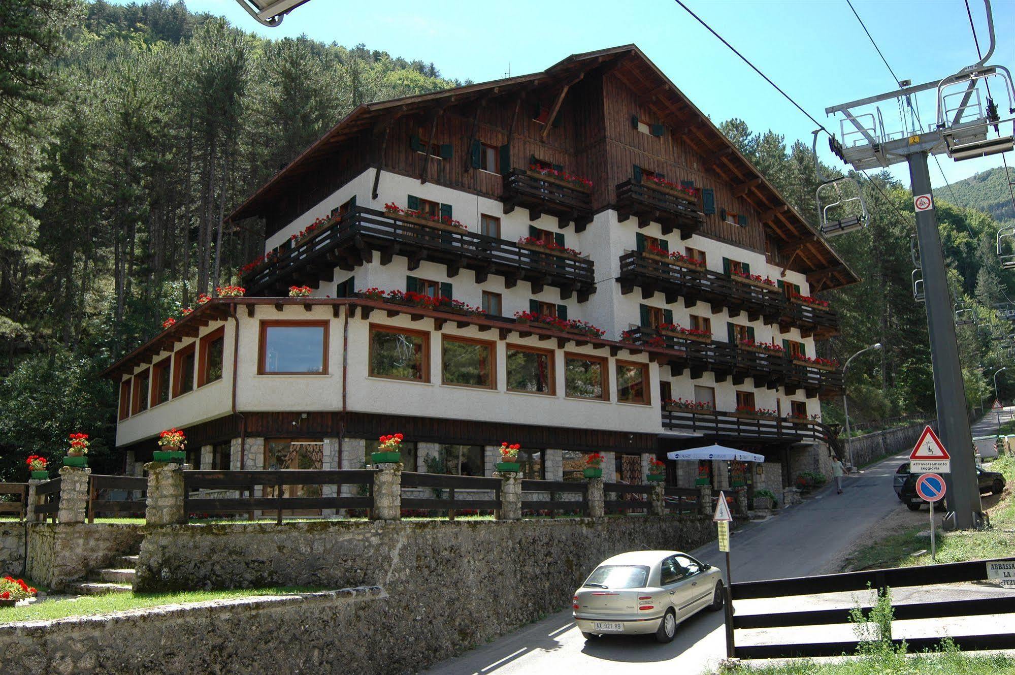 Hotel Garni Mille Pini سكانو المظهر الخارجي الصورة