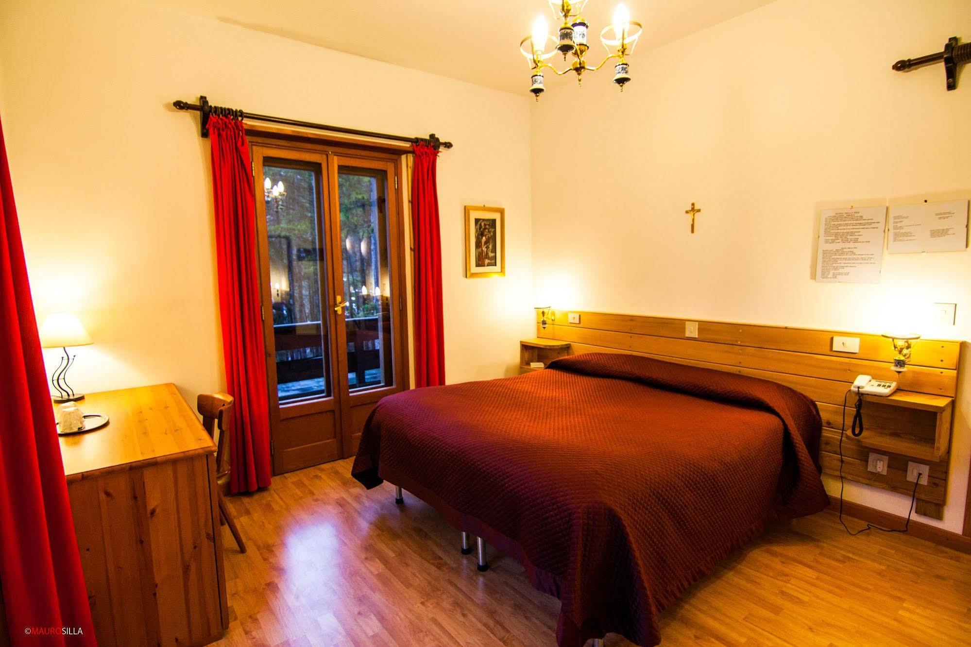 Hotel Garni Mille Pini سكانو المظهر الخارجي الصورة